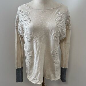 Sundance Cream Long Sleeve Cotton Top w/ Lace Appliqué, Crew Neck, & Grey Cuffs
